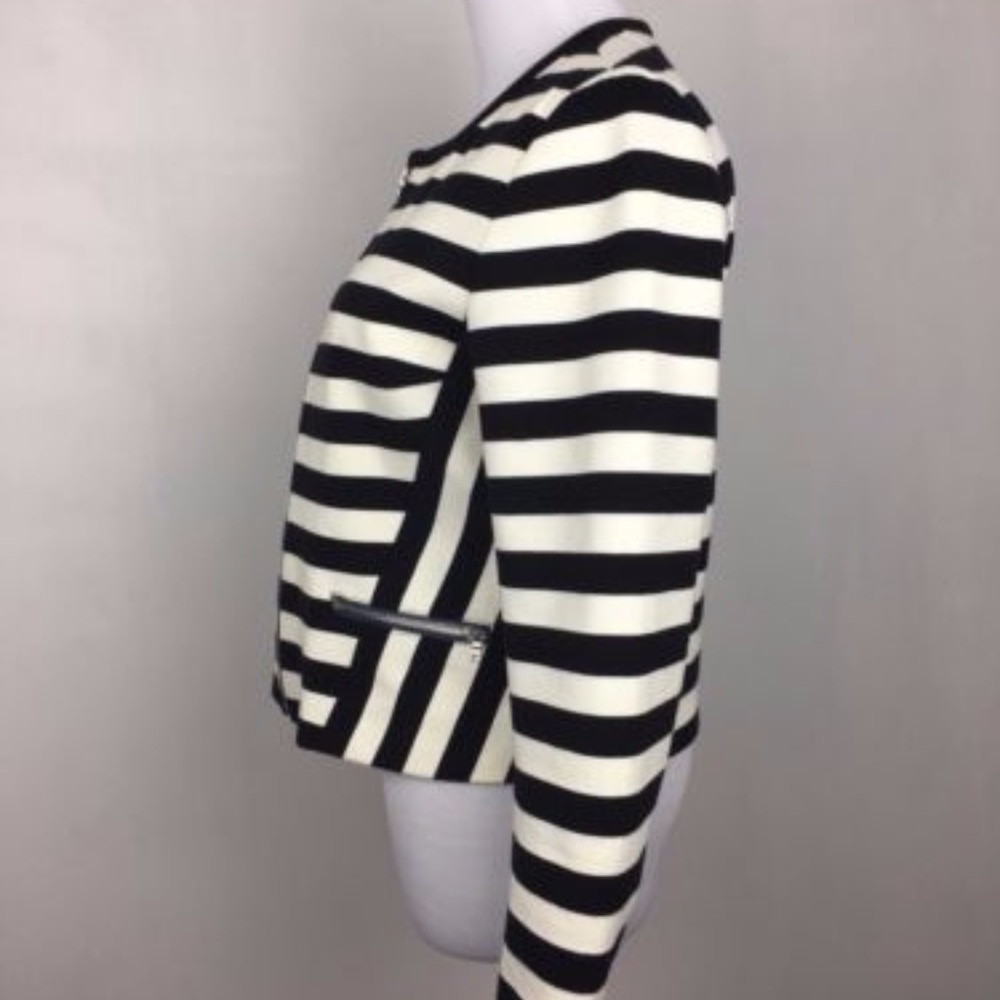 GAP black and white striped blazer - Picture 3 of 6